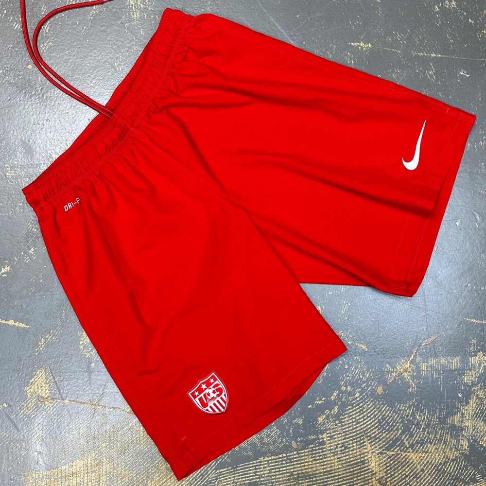 Nike USWNT Soccer Shorts 578027-657 Large Red 2 Star Crest 2014 Alex Morgan
